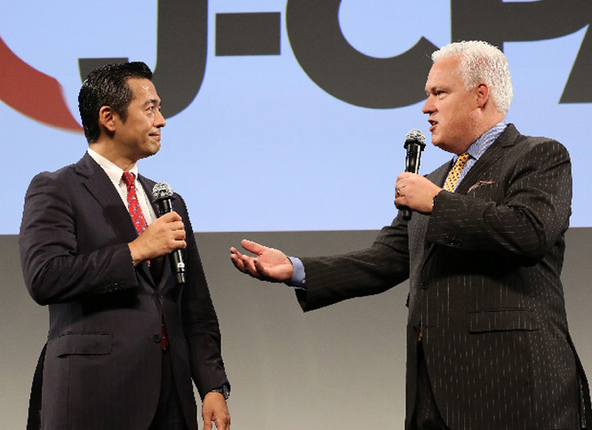 議論をする登壇者